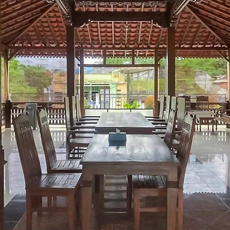Malang Hill Syariah Redpartner Hotel Exterior photo